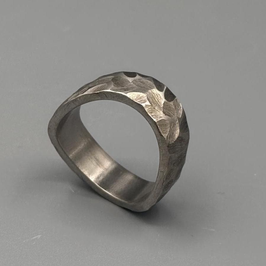 Curved hammered ring | Titanium Wedding ring | Band for men and women | Gift for him | Wedding Titanium Hammered Band | Anniversary gift for him Metalic Crafts